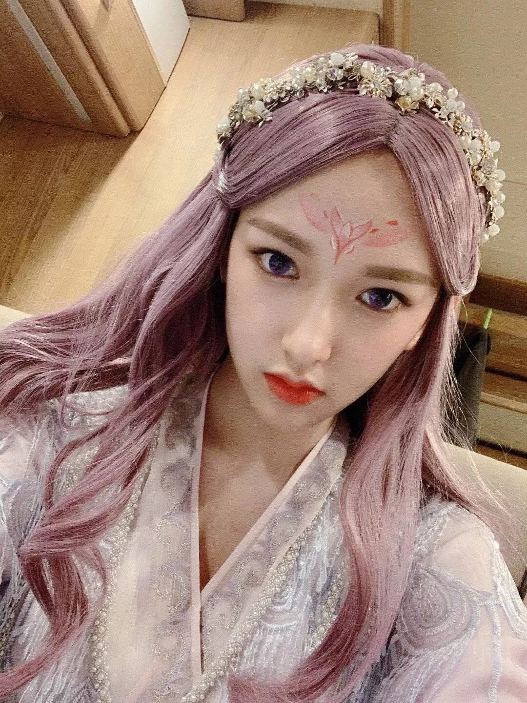 程潇头发颜色好看,程潇头发颜色粉