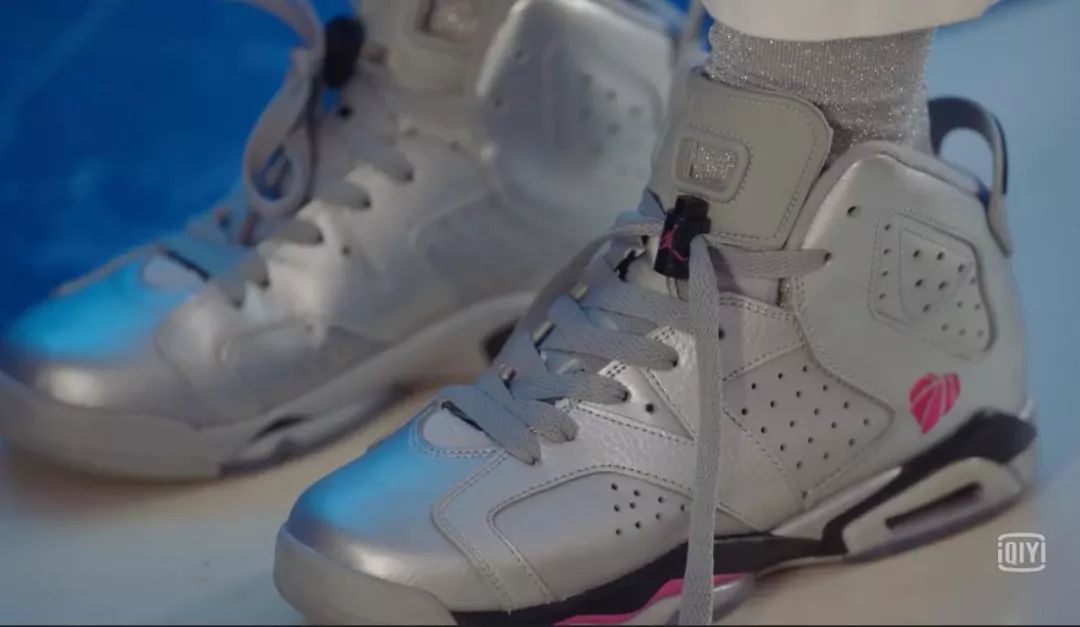 花钱减压|不在微博上买房都追不上现男友的预告了,韩商言你太上头