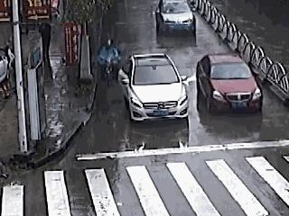 开车鬼探头怎么处理,开车什么叫鬼探头