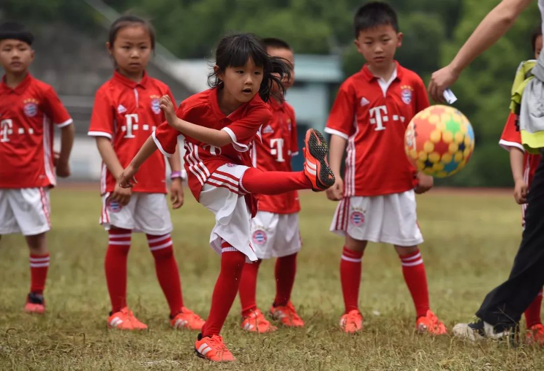 中国足球从娃娃抓起视频,中国足球要从娃娃抓起谁提出的