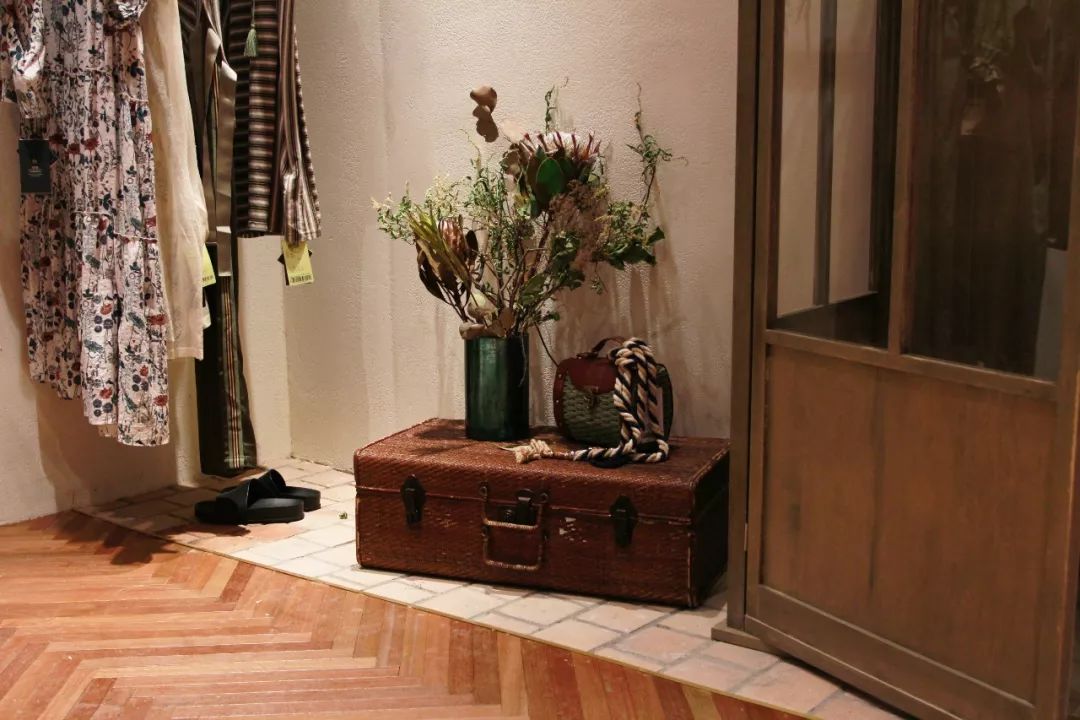 穿上TA,你就是时尚界最浪漫的哲学家