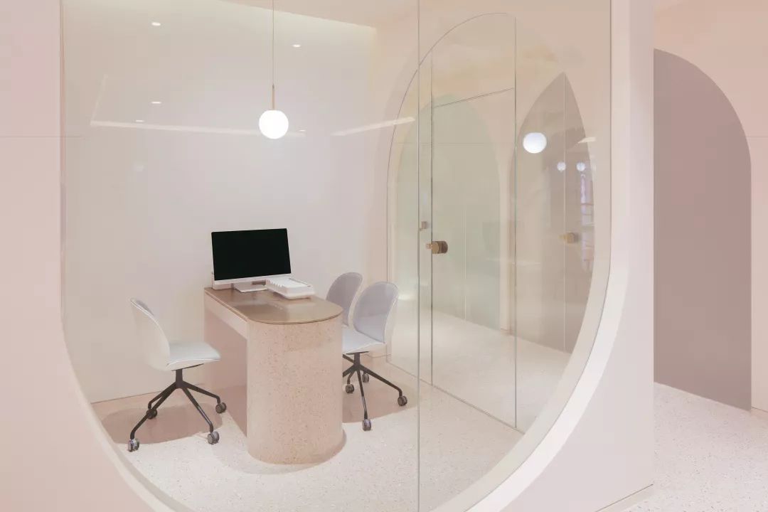 拒绝花哨！建筑师CP孙大勇×万书言，携手打造洞穴式美容院