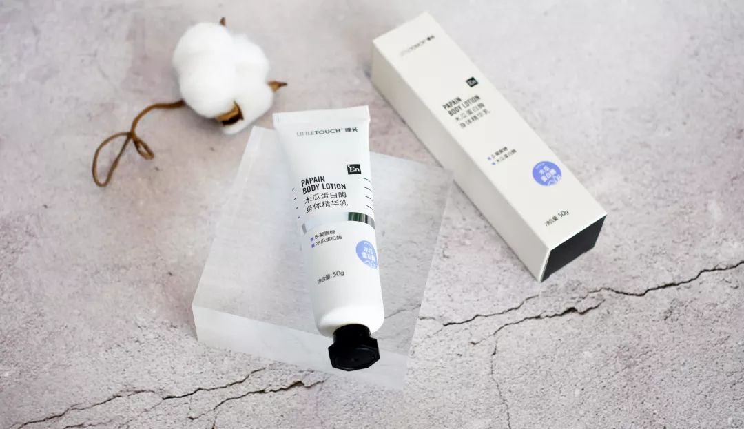 冬天皮肤起皮干燥有碎屑怎么保湿,下巴周围干燥起皮有小疙瘩