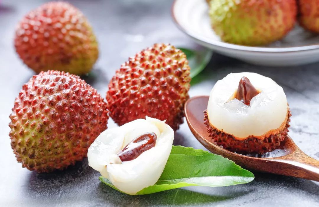 请分别分析蔬菜和水果的营养价值,各种水果的营养价值及功效汇总表