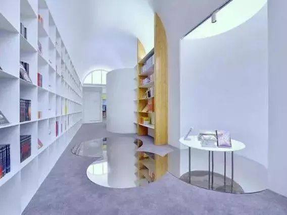 都上央视了！大学校园书店怎么突然这么火？