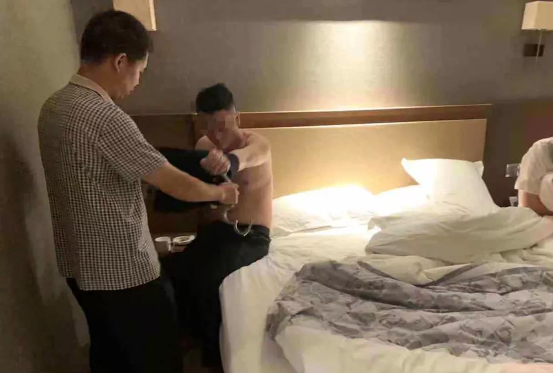 公安破获聚众斗牛赌博案,警方抓斗牛赌博