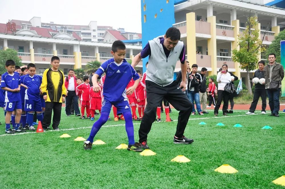 国家关于校园足球的最新政策,国家出台关于校园足球的政策