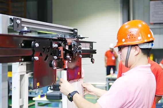 威特助力首届电梯工程技术大赛