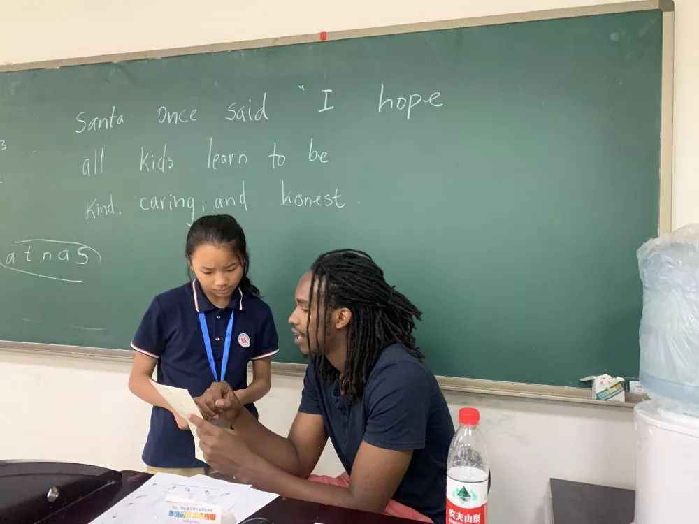 DAY7恰十年，夏令营乘风破浪；正青春，愿少年扬帆远航——杭州师范大学东城教育集团第十届夏令营闭营仪式