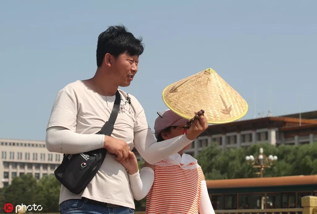 速干透气、一穿就凉，这些衣物如何给酷暑增添幸福感？