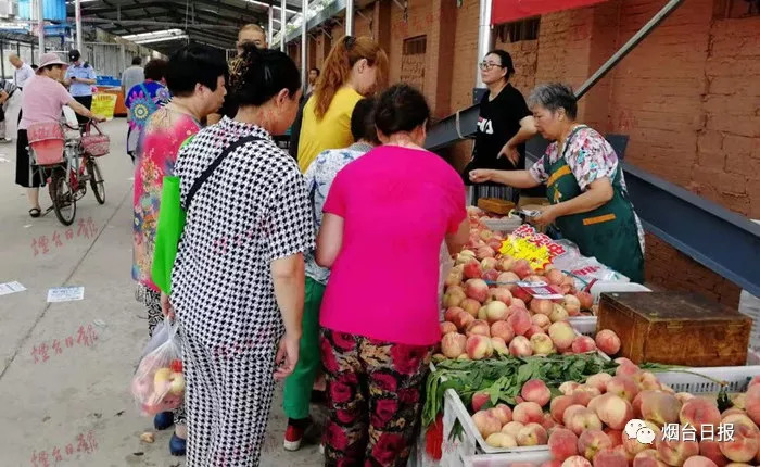 果然是金字招牌!红利市场新址今天开张很火爆,新老顾客盈门