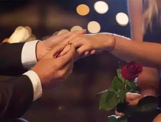 天呐！为七夕礼物，栾城小伙居然去“抢”珠宝店