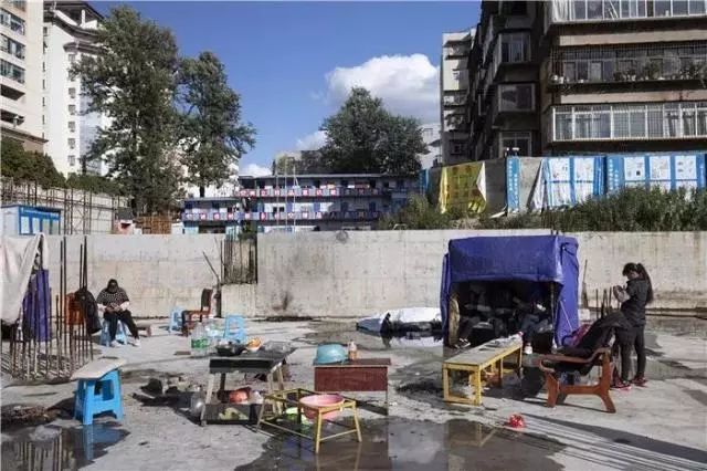 云南一国企副总受贿获刑,贵州酒店集团原董事长受贿案开庭