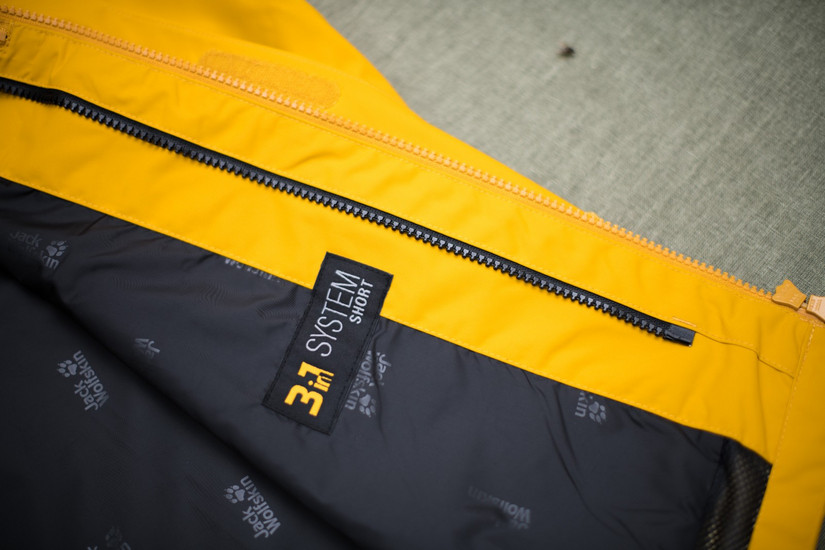 性价比高的防水超薄冲锋衣评测,狼爪防风防水冲锋衣