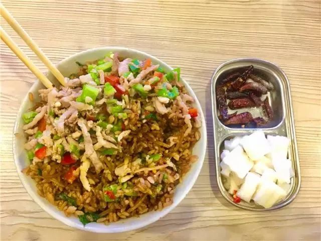 涓芥睙鐑噳绮夊摢瀹舵渶濂藉悆,涓芥睙甯傚尯瀹佽挆鍑夌矇鎺ㄨ崘