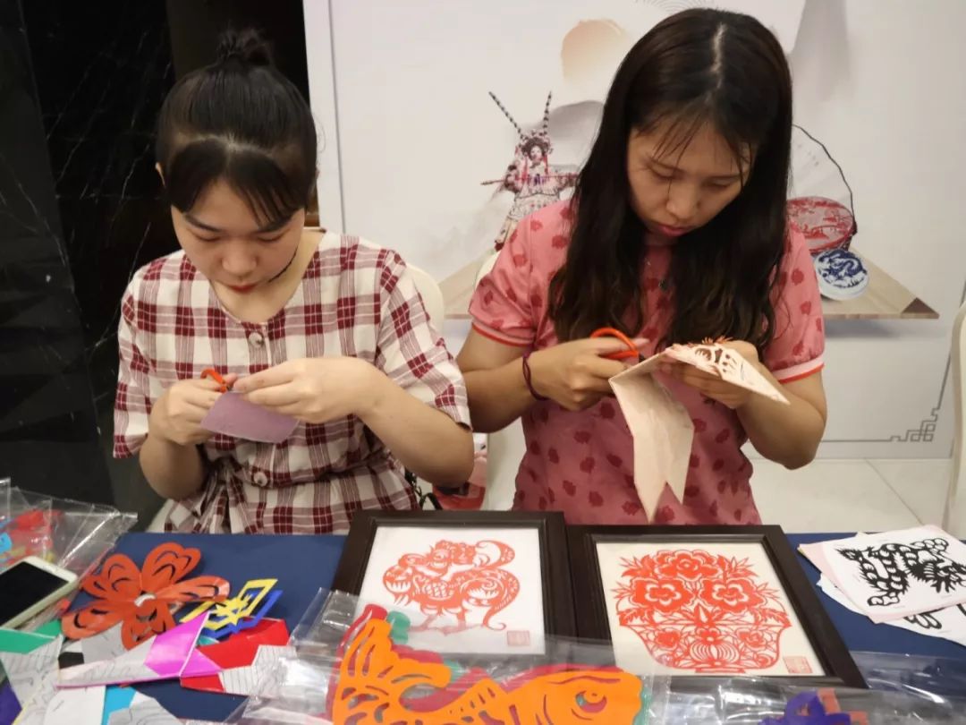 鎱㈠婕冲窞,鎱㈠鏂囨梾