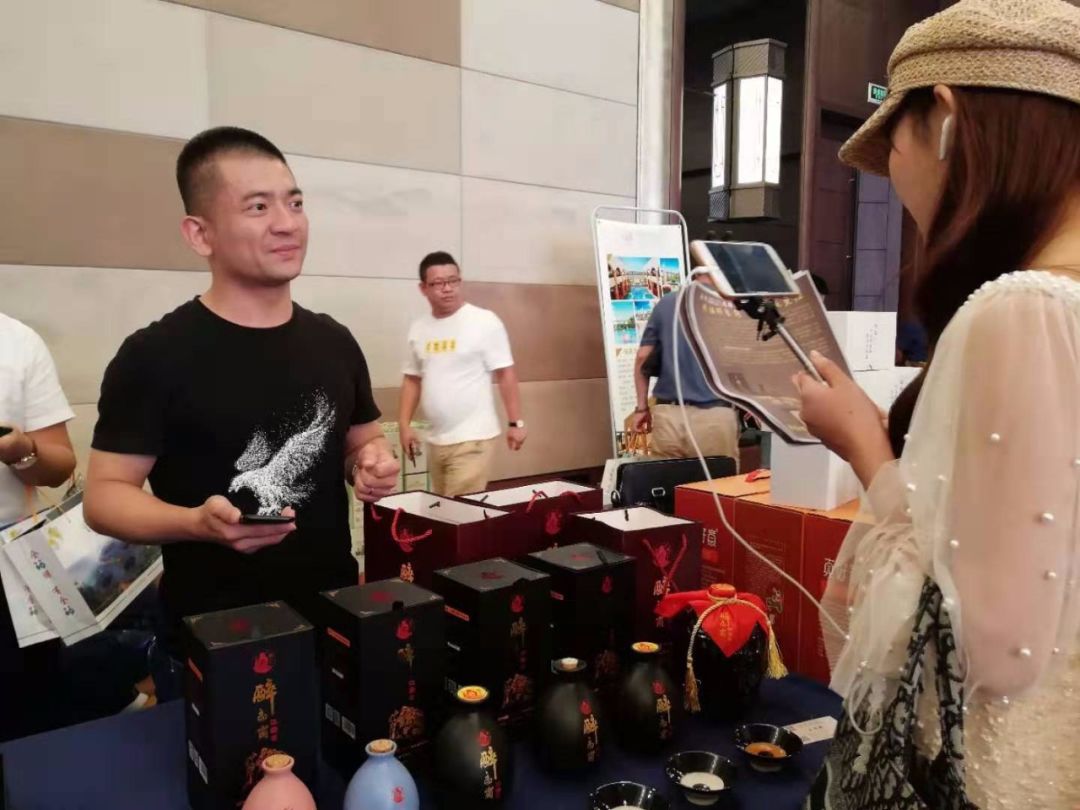 鎱㈠婕冲窞,鎱㈠鏂囨梾