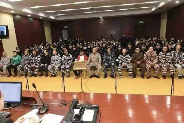 重拳打击恶势力的视频,重拳打击黑势力