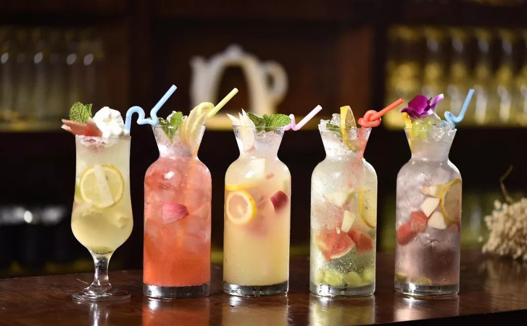 从奈雪姐妹品牌“台盖”闭店说起,刹车止损成了新茶饮必须要填的坑