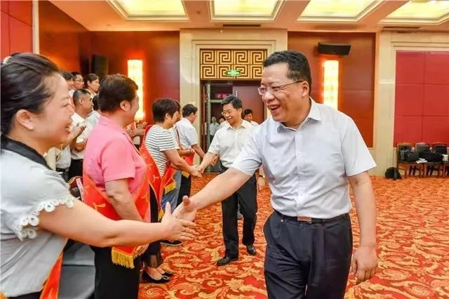 微信群有100个人应该怎么运营,管理微信群工作靠谱吗