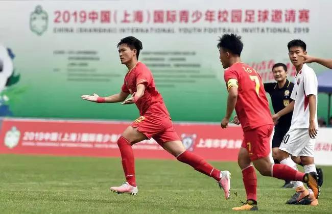 王登峰足球教学,王登峰校园国家队