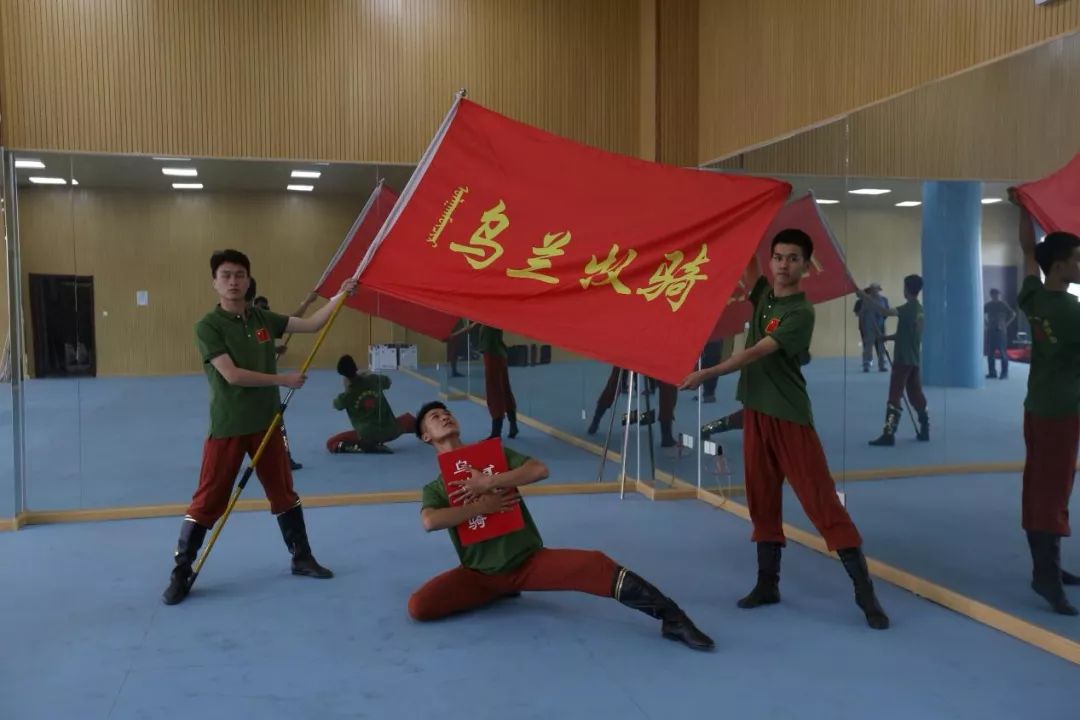 壮丽七十年奋斗新时代微视频,壮丽70年奋斗新时代朗读