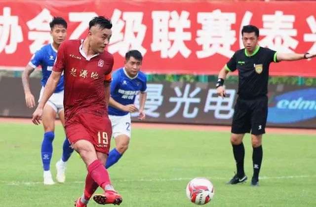 遗憾!淄博两球领先被追平,成源进球被吹越位