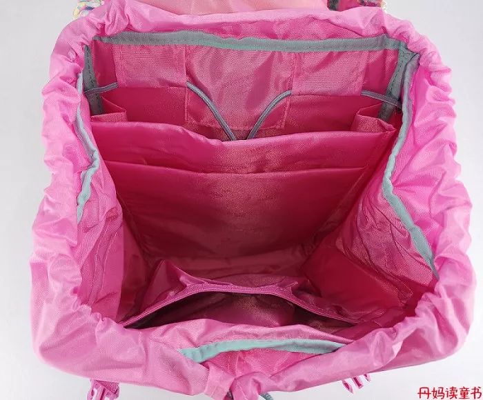 背书包驼背怎么纠正,小孩背书包导致驼背怎么矫正