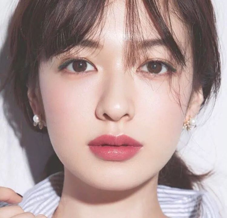 薄唇如何丰唇好看,丰唇使嘴唇变得更美