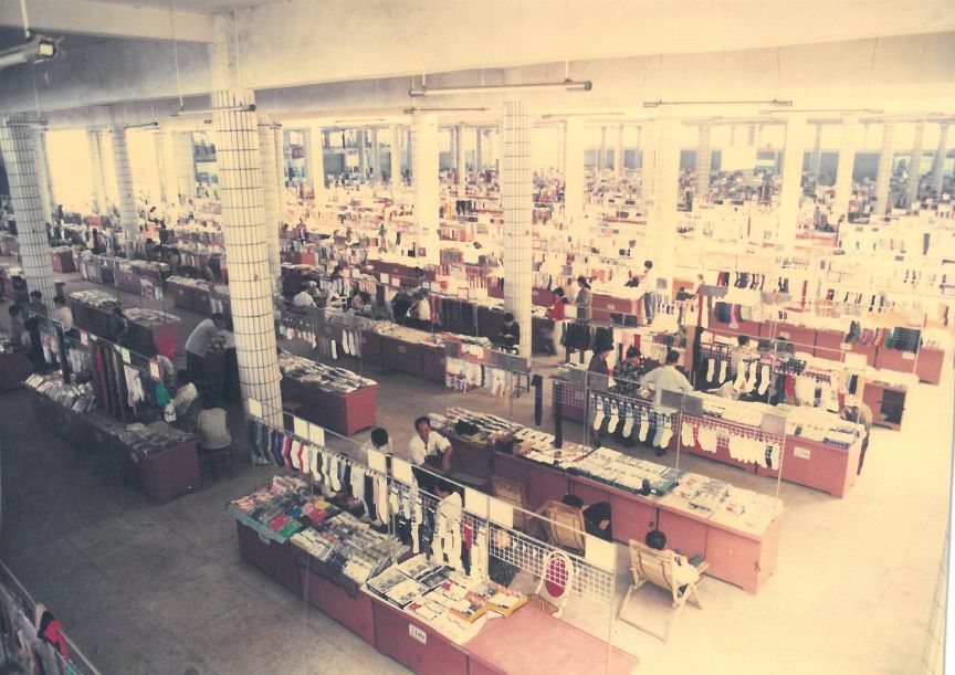 袜子王国的生意,去袜子工厂拿货卖可以赚多少钱