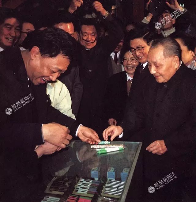 今天他115岁了，*小平邓**一生的40个瞬间