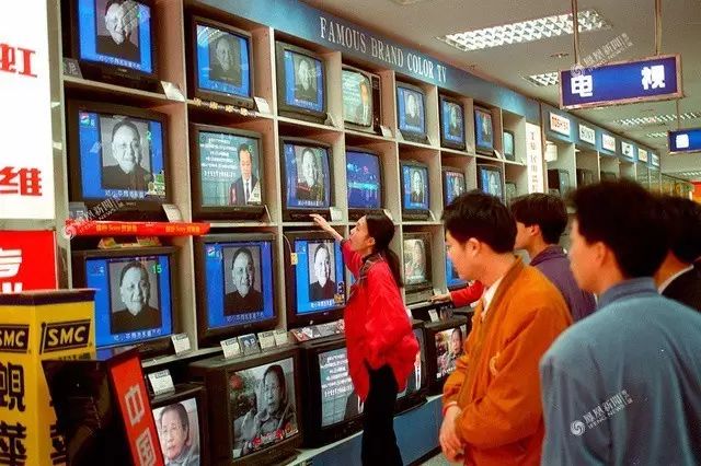 青看点||今天他115岁了，*小平邓**人生的40个瞬间