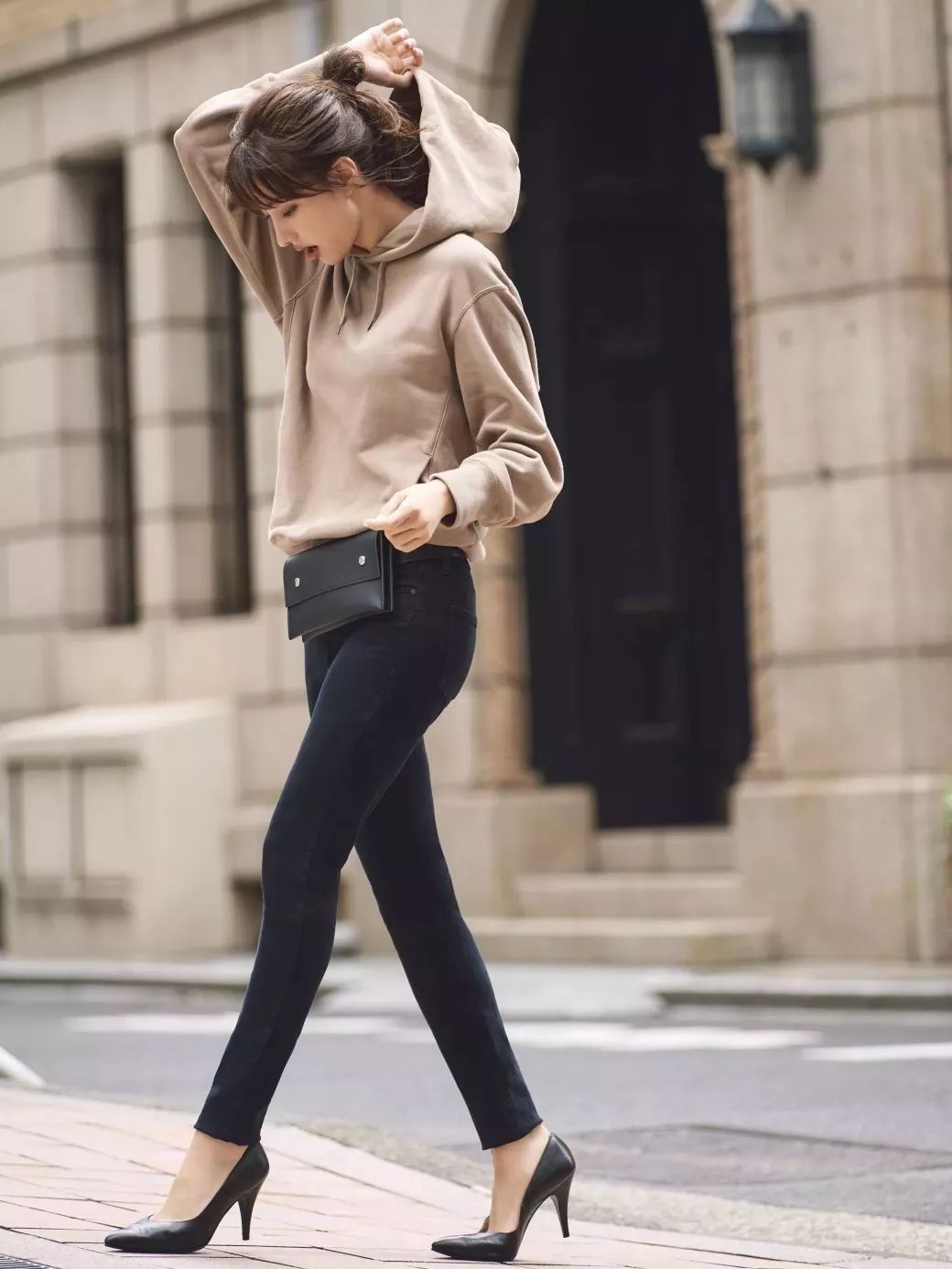 优衣库宽腿廓形牛仔裤搭配,优衣库显腿长的裤子