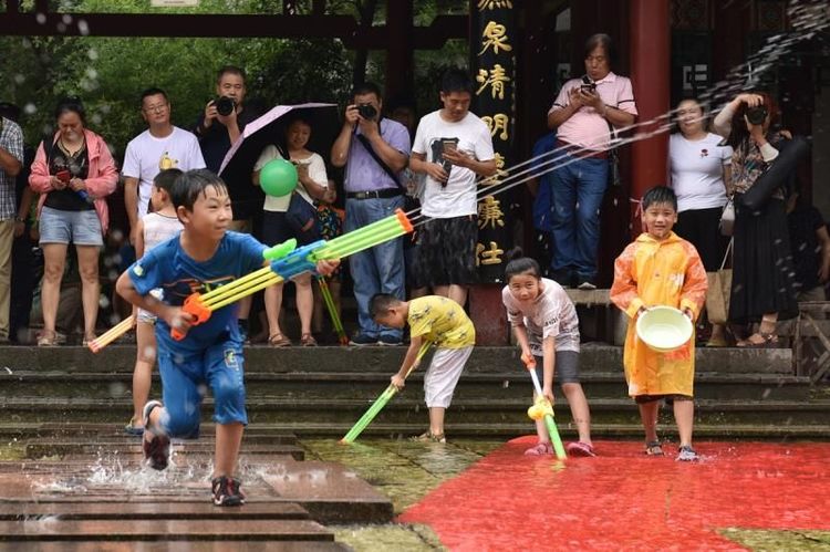 济南泼水节活动,济南泼水节开幕时间