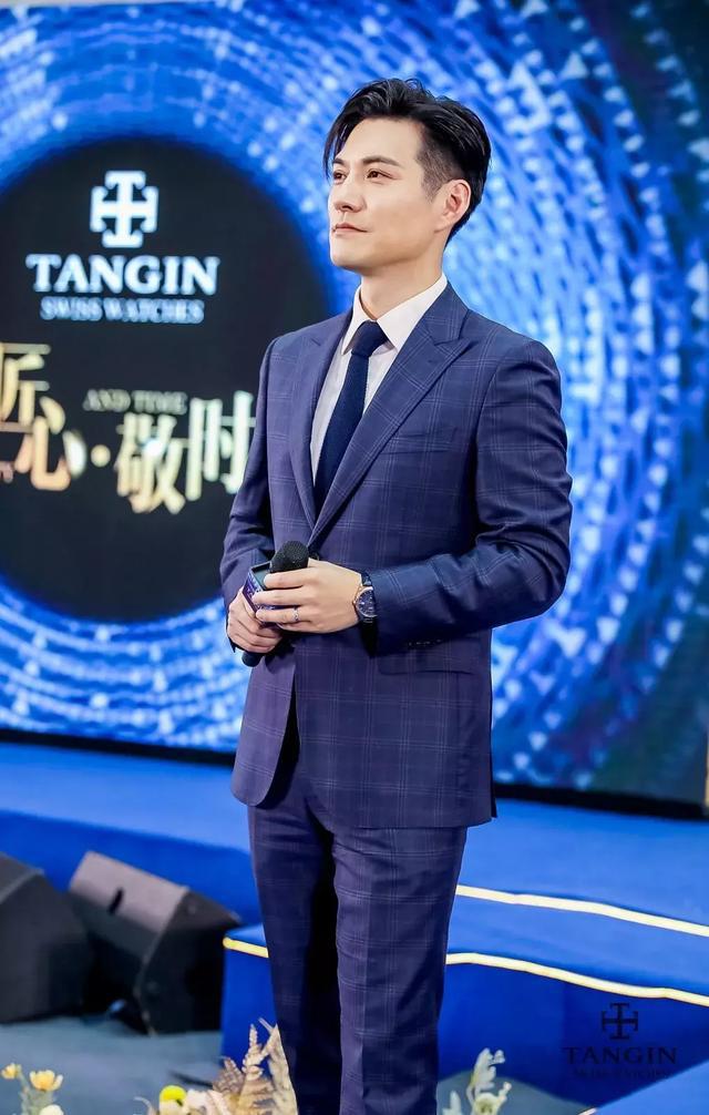 严屹宽冻龄男神,年轻时候的严屹宽究竟有多绝