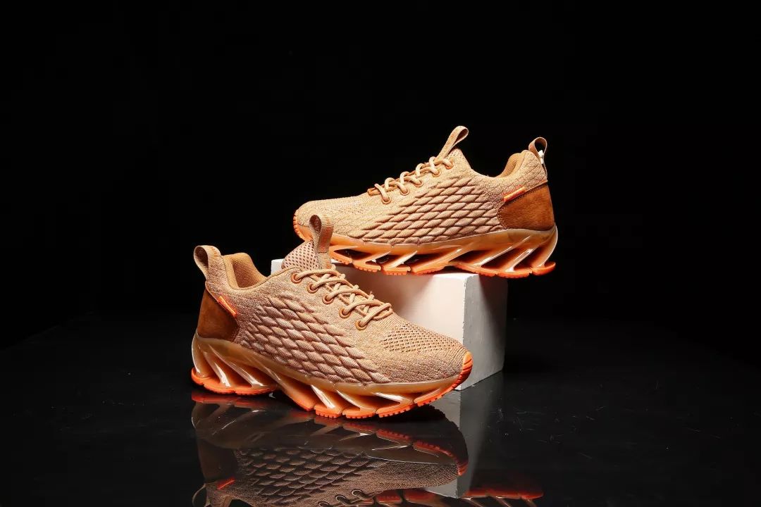 跑鞋鞋底黑科技,鞋底带刀的黑科技鞋