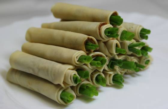 东北蘸酱菜到底有多野,东北为什么喜欢吃蘸酱菜