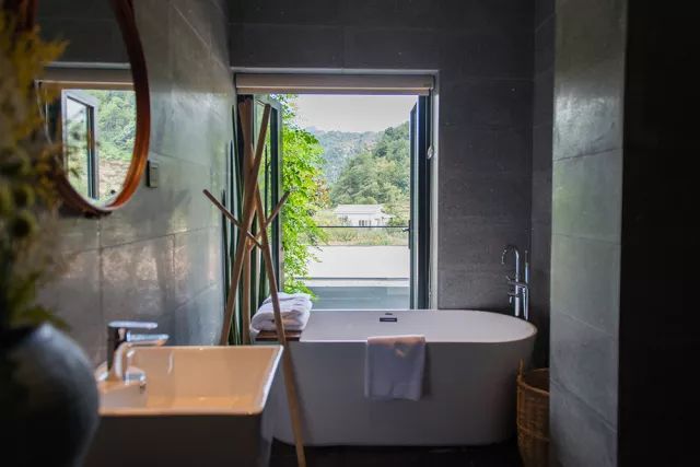 谁说江南无金秋？这座高铁直达的小县城靠一间仙气民宿，就撩到了无数隐居客