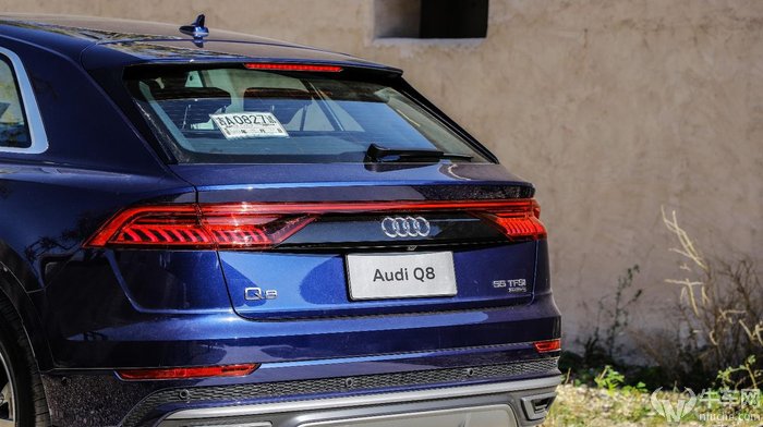 奥迪q855tfsi价格多少钱,颜值爆表车长五米抢先试驾奥迪q8