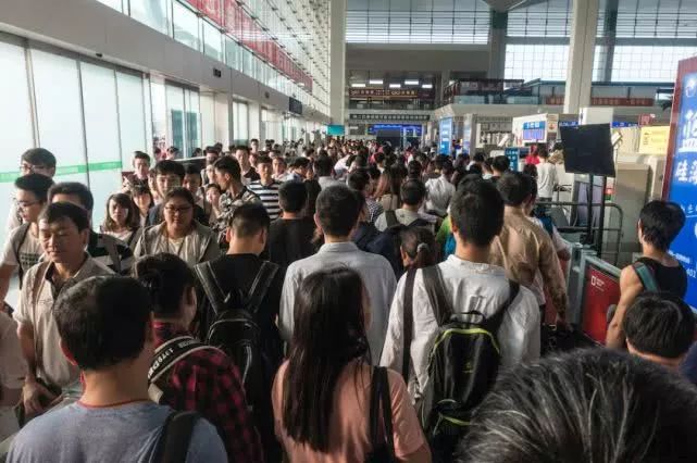 国庆火车票发售创历史新高,国庆假期返程火车票开售啦