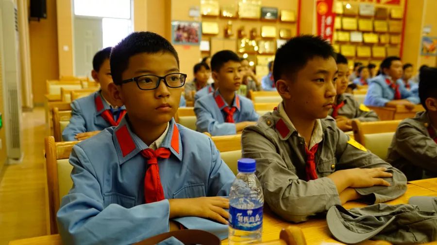 「壮丽70年•奋斗新时代」红色基因代代相传，宾川革命英烈红军小学开学第一课这样上