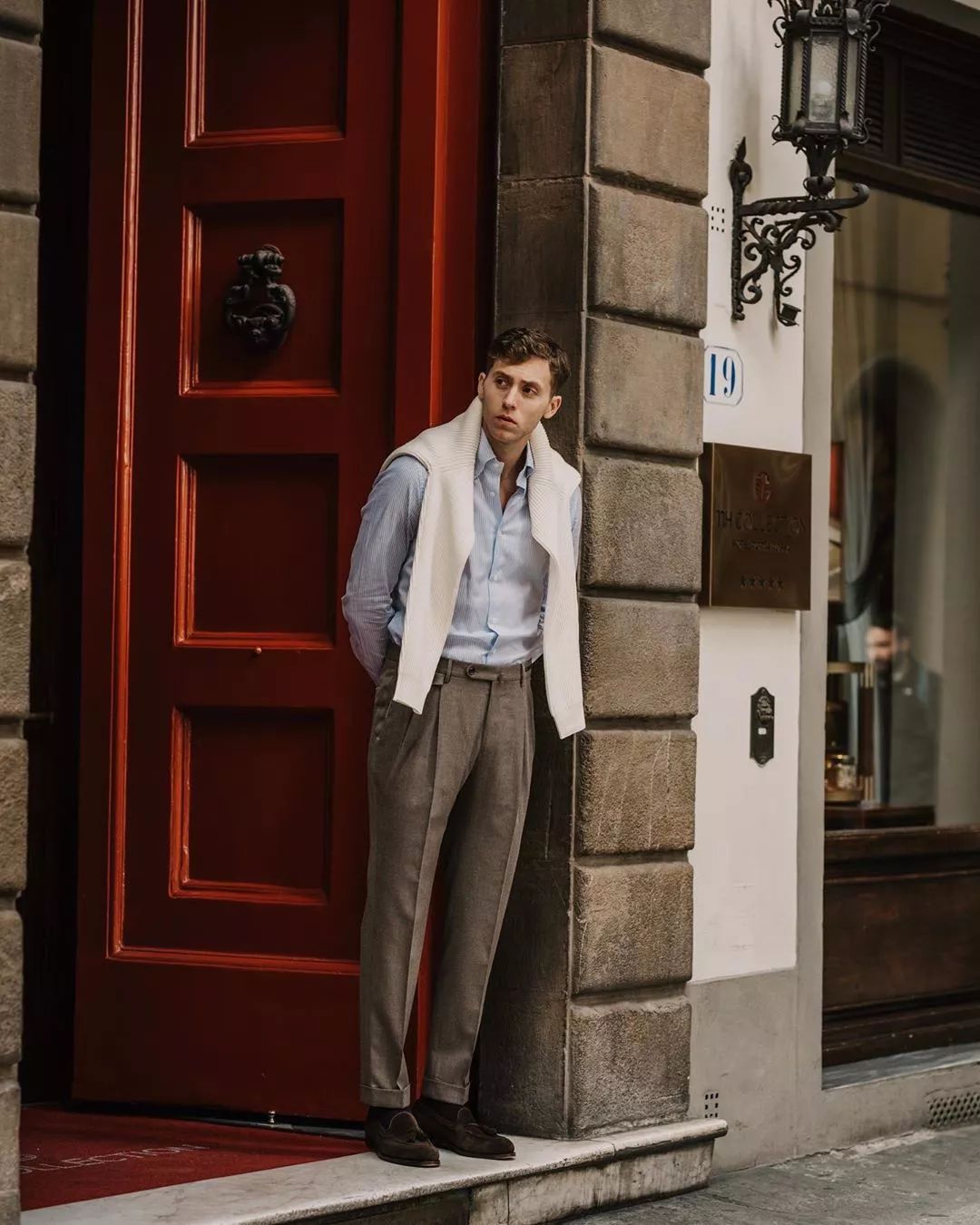 男人穿什么显得有钱,穿浅色裤子的男人性格