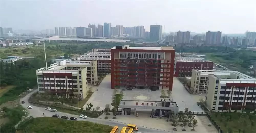 荆州区学校改造工程,荆州即将搬迁的大学新校区