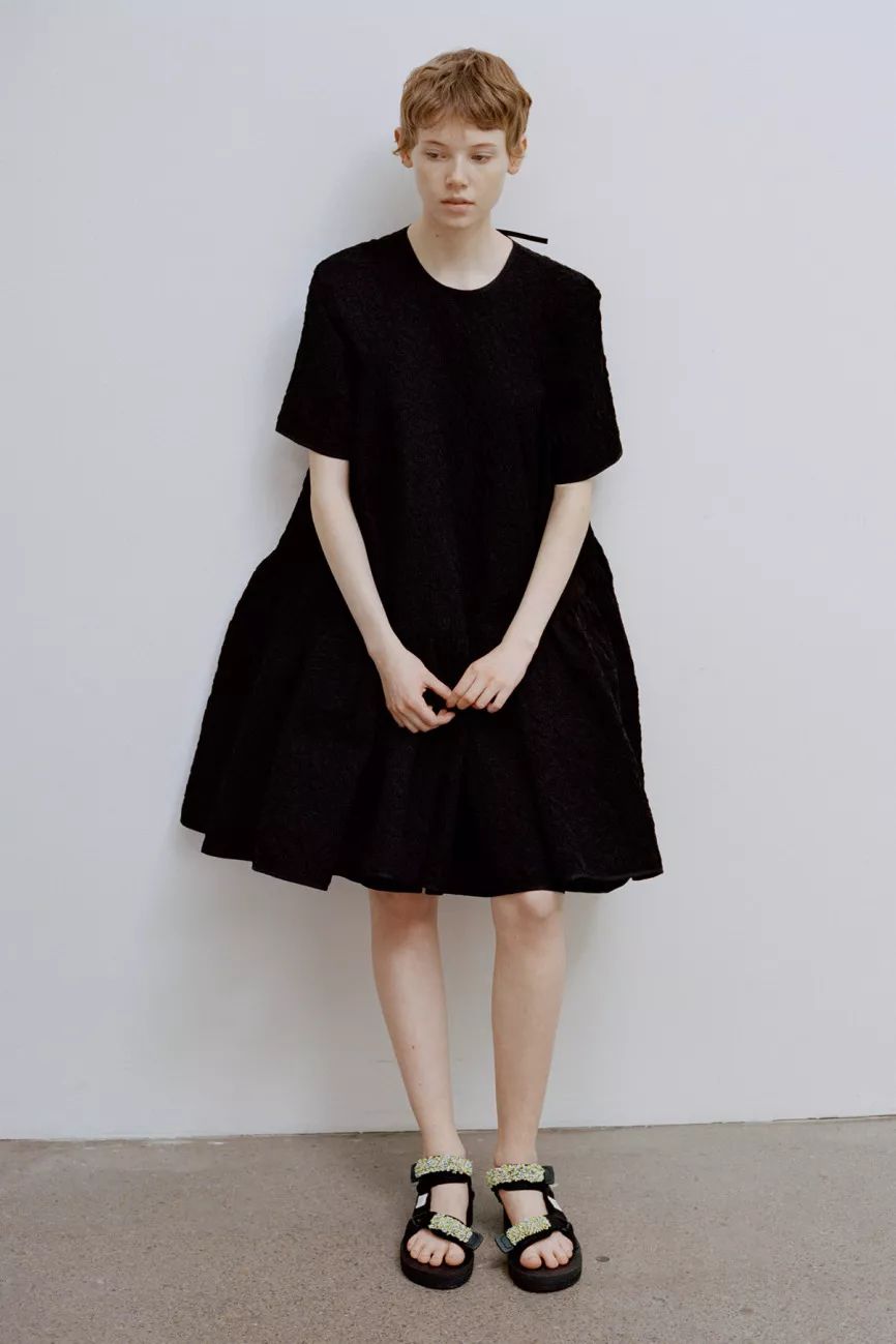 秋款裙子减龄显瘦洋气上档次,秋冬黑红裙子大码胖mm显瘦遮肉