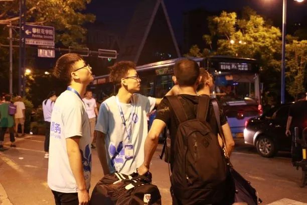 最美不过初相见不期而遇,最美不过初相见一路走好