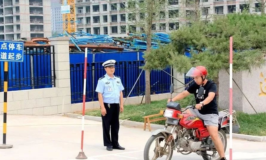 两轮摩托车驾驶证怎样考取,兰州摩托车驾驶证考取流程