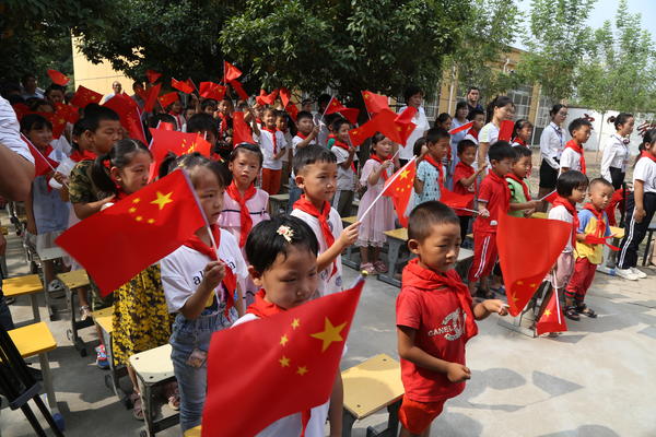 大河“爱的交响”助学活动走进周口，情暖偏僻学校师生