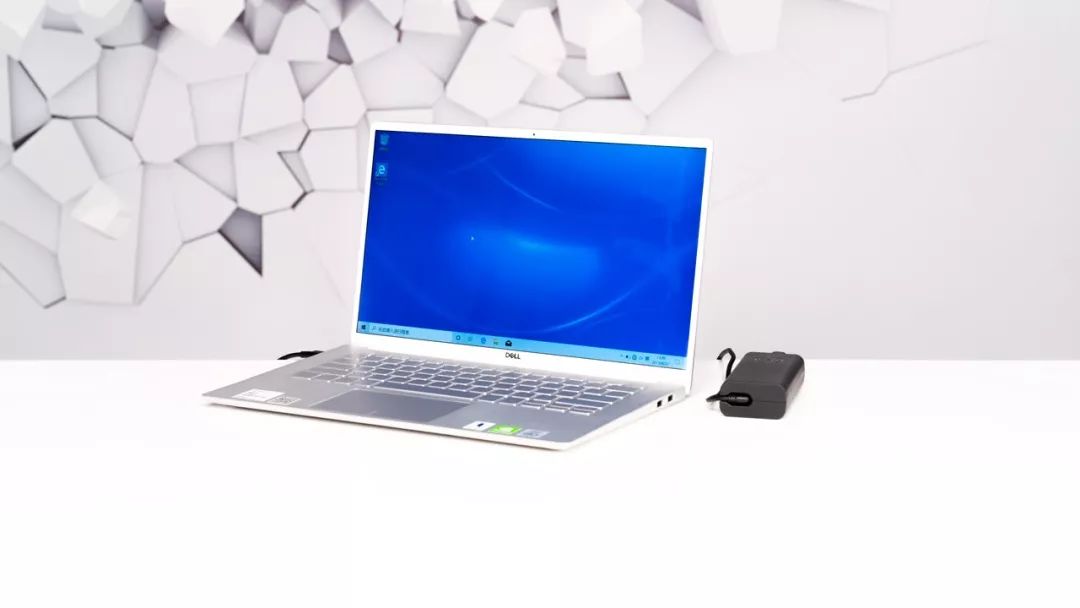 聊一款性价比极高的轻薄本,聊一款价格亲民内存很大的笔记本