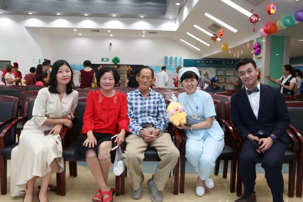 希望在复大，情浓意更浓