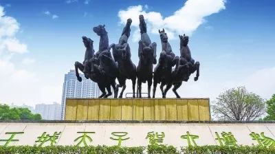 洛阳这个特色商业区连续5年居全省十强，河南日报头版头题点赞西工区